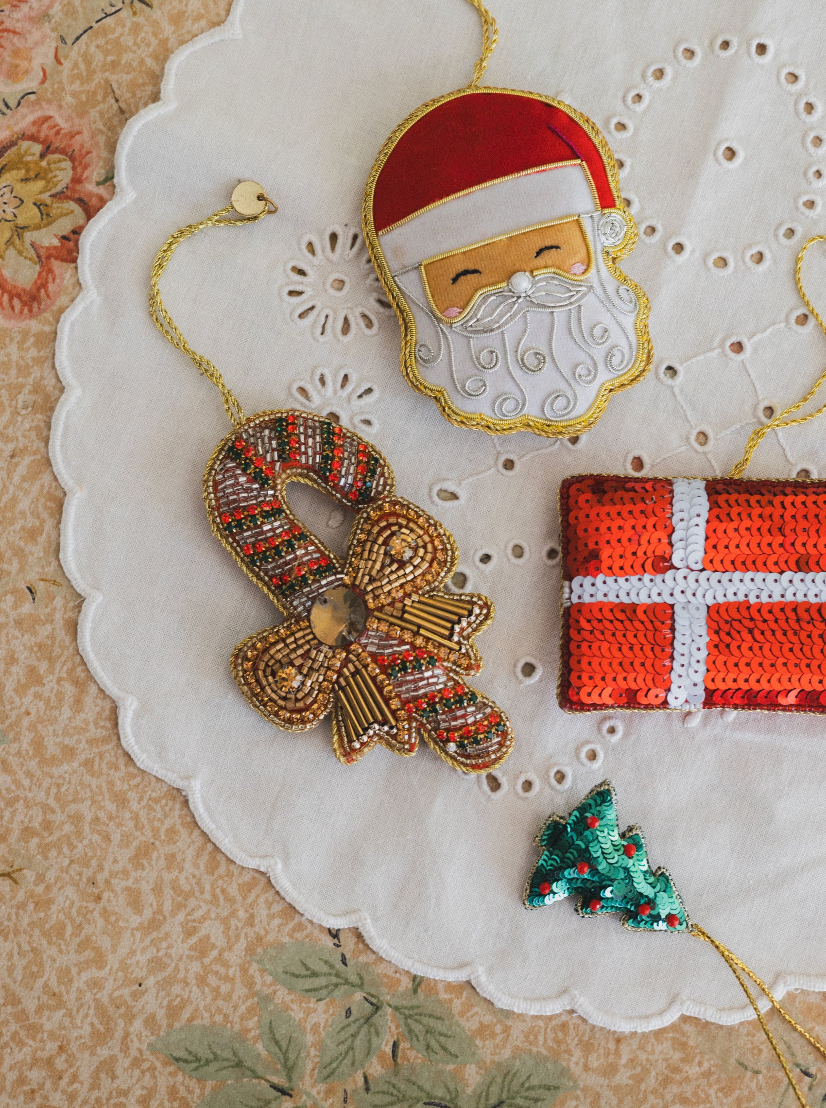 BCSANTA christmas ornament - Red/White - Black Colour