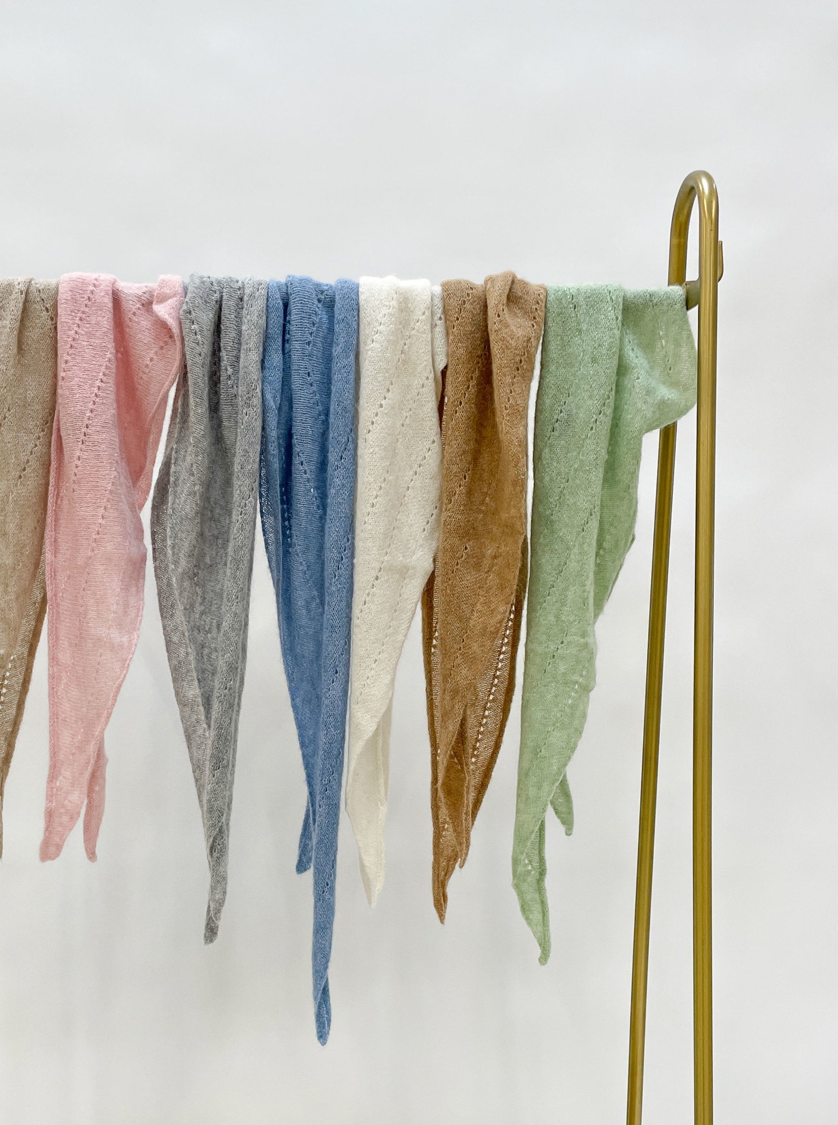 BCDELL knitted mini scarf - Lt. Grey - Black Colour