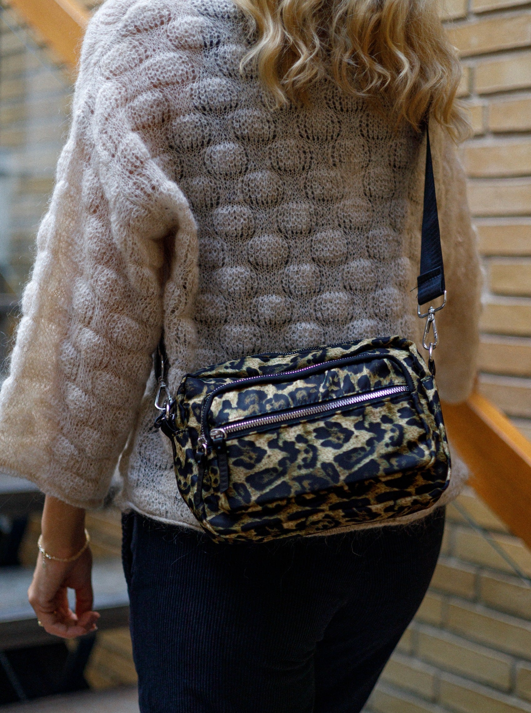 BCVANDA leo crossover bag - Khaki Leo - Black Colour
