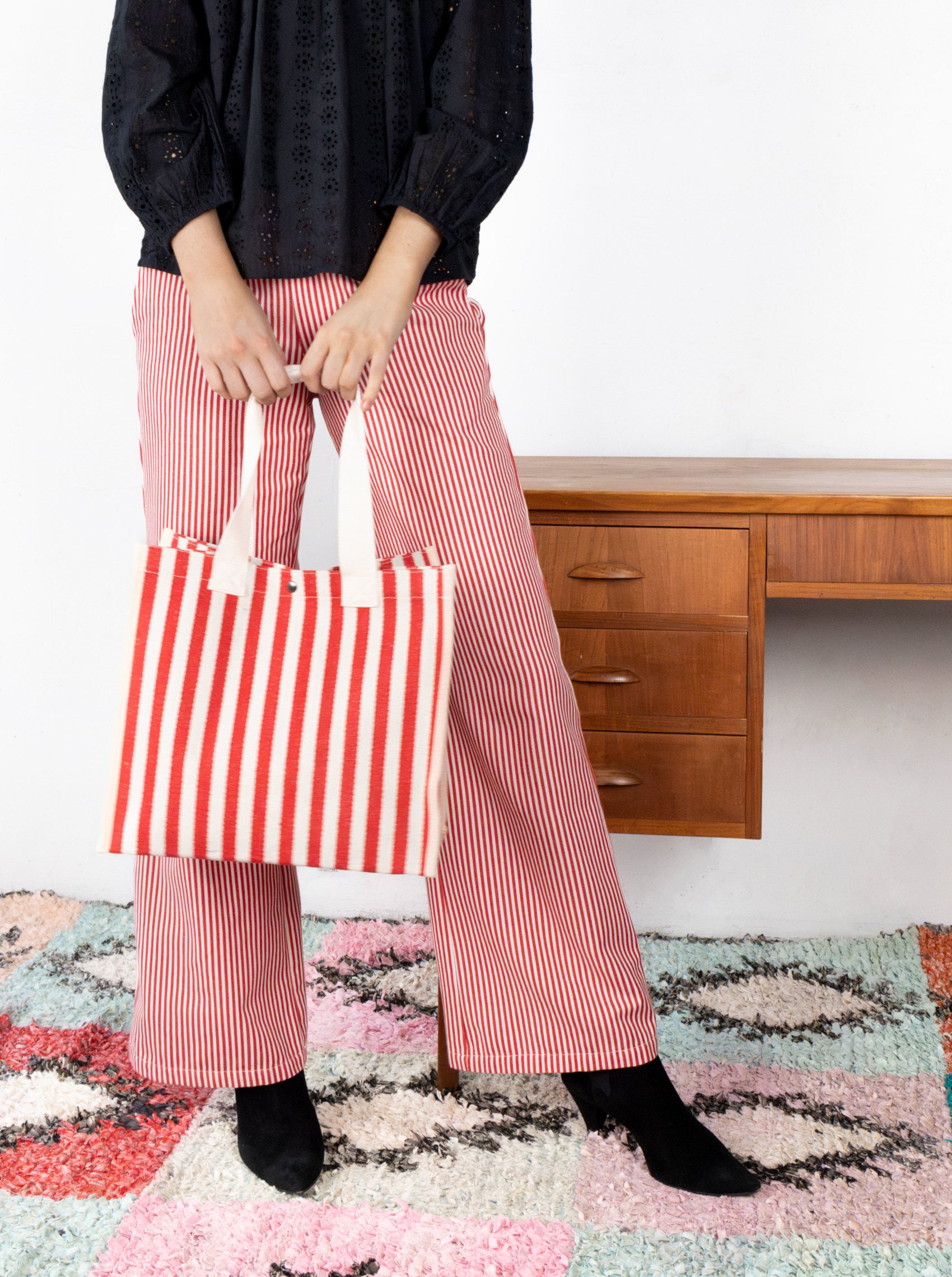 BCPIPER totebag - Red Stripe - Black Colour
